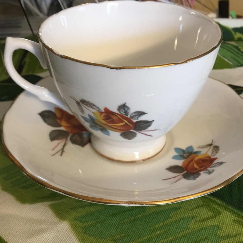 Royal vale 8215 Bone Chine f -66-4 England